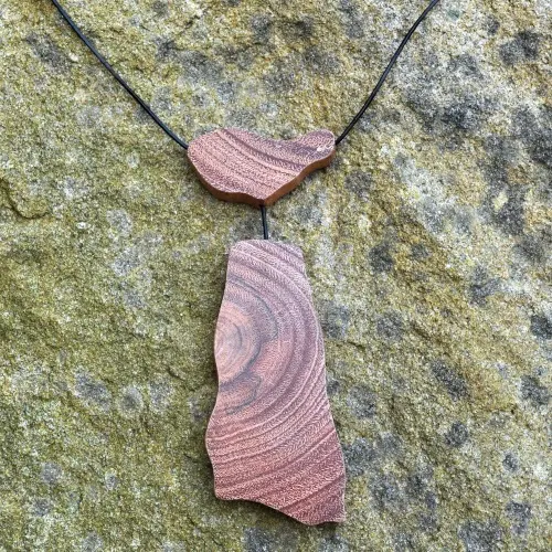The Tie necklace