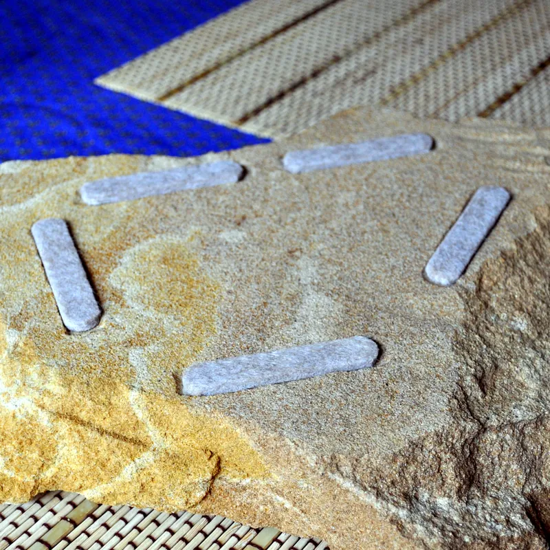 Inlay the feet